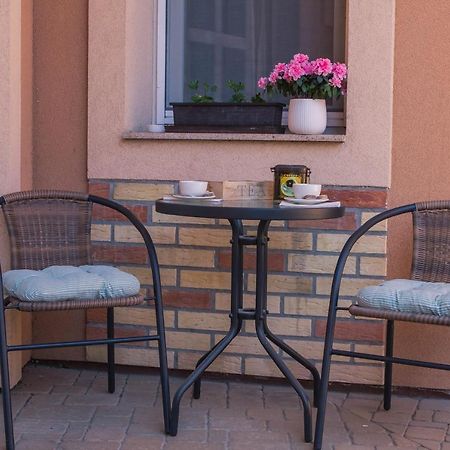 Teubel Apartman 2 Секешфегервар Екстер'єр фото