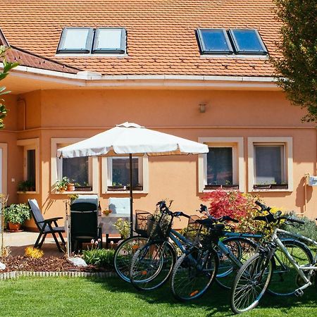 Teubel Apartman 2 Секешфегервар Екстер'єр фото
