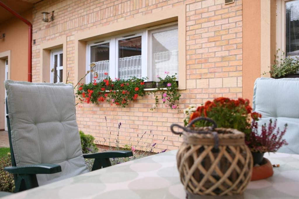 Teubel Apartman 2 Секешфегервар Екстер'єр фото