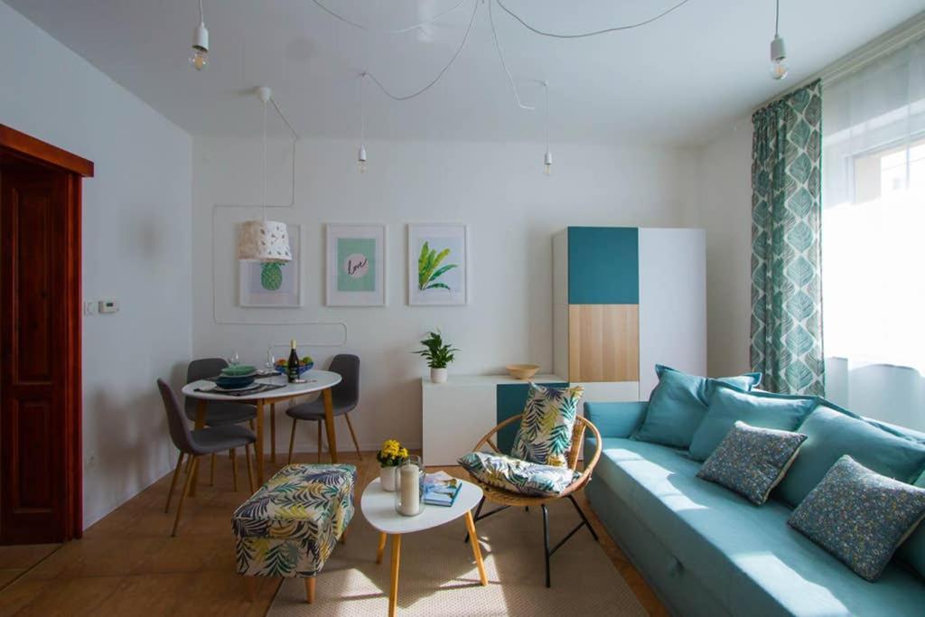 Teubel Apartman 2 Секешфегервар Екстер'єр фото