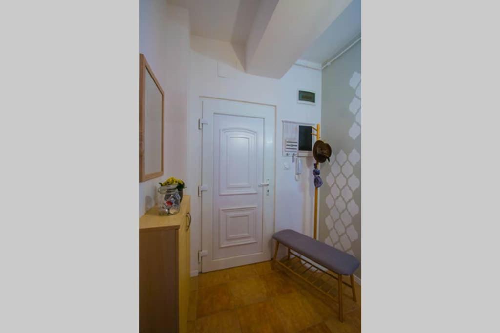 Teubel Apartman 2 Секешфегервар Екстер'єр фото